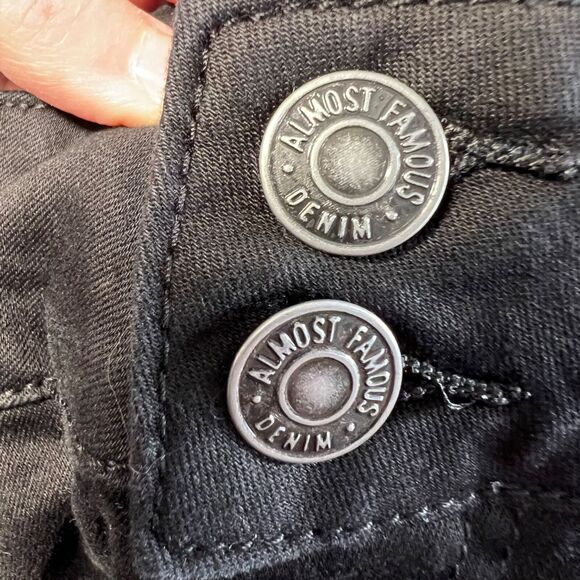 Almost Famous Womens Denim Skinny Jeans Pants Distressed Black Size 3 - Picture 3 of 8